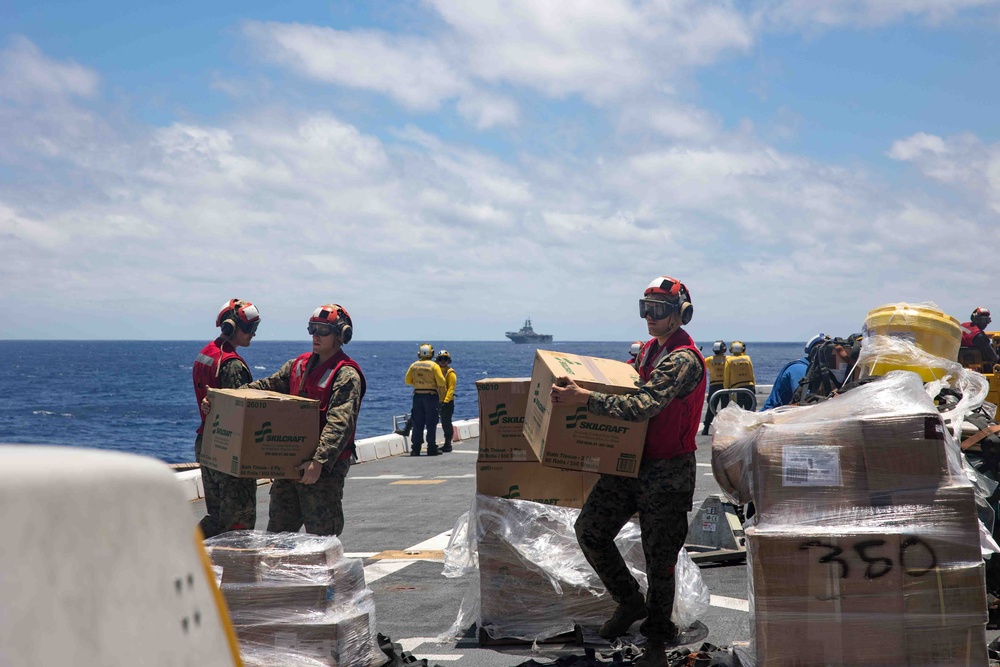 DVIDS - Images - BAT ARG/26 MEU Replenishment At Sea [Image 8 Of 9]