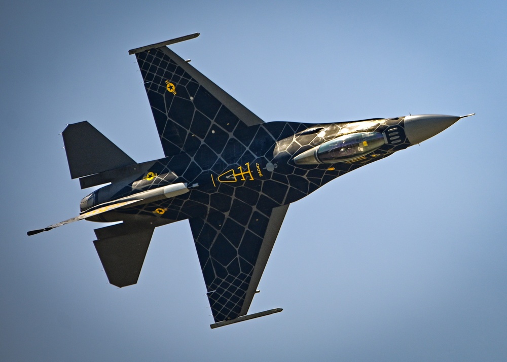 F-16 Viper Demo team performs at the 'greatest show on turf'