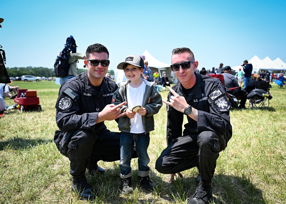 F-16 Viper Demo team performs at the 'greatest show on turf'