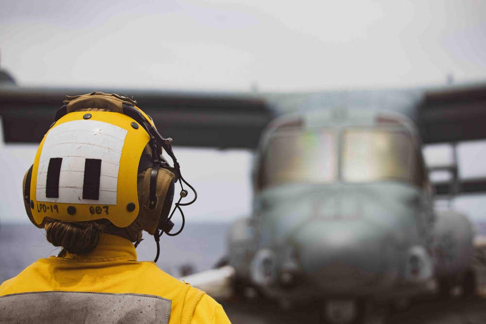 26th MEU Marines Complete Simulated Airfield Seizure during C2X