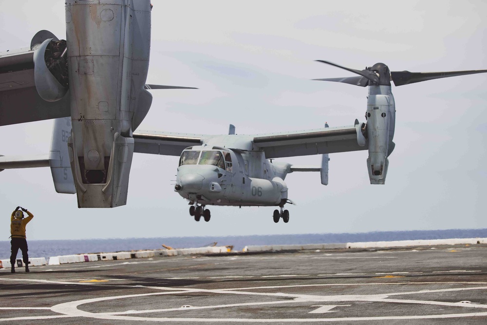 26th MEU Marines Complete Simulated Airfield Seizure during C2X