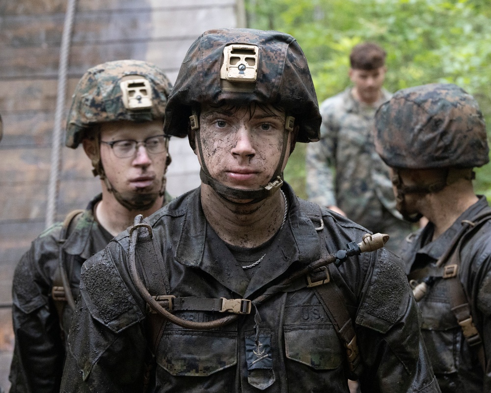 Midshipmen Conduct Endurance Course