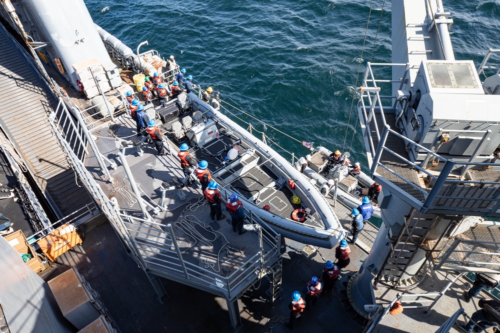 dvids-images-uss-harpers-ferry-lsd-49-sailors-lower-rigid-hull