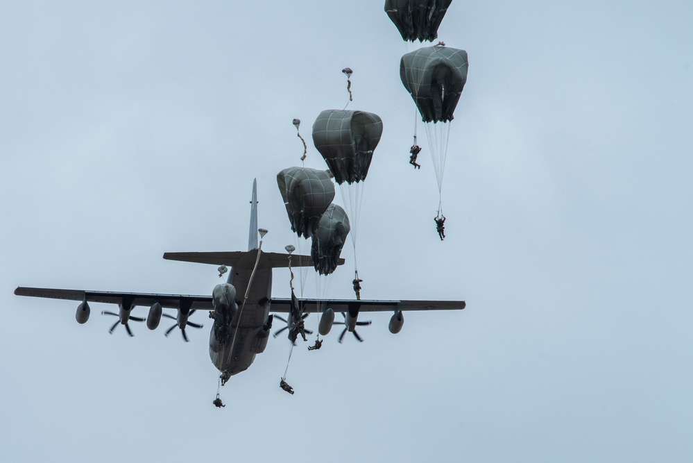 1-509th and 3-509th Infantry Regiments jump together celebrating Geronimo unit lineage