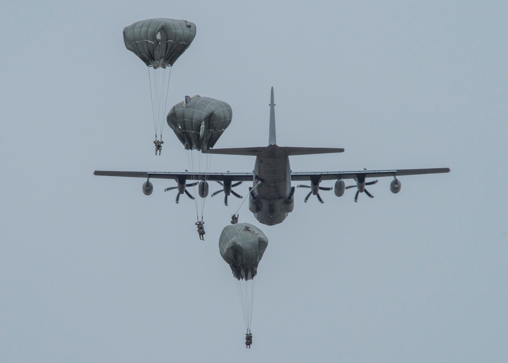 1-509th and 3-509th Infantry Regiments jump together celebrating Geronimo unit lineage