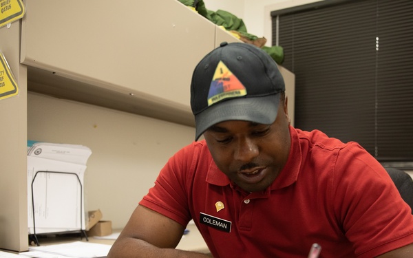 Logistics and nutrition; the recipe to boost morale