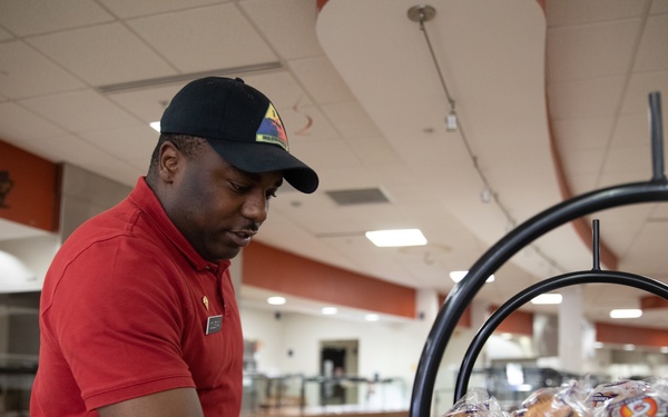 Logistics and nutrition; the recipe to boost morale