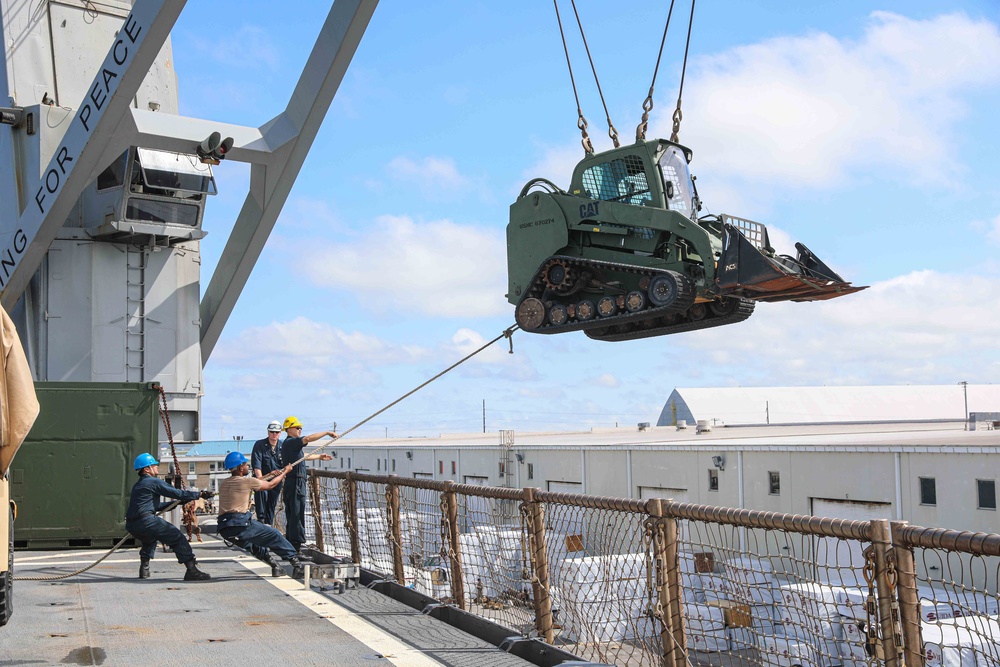 USS Carter Hall pulls into Morehead City