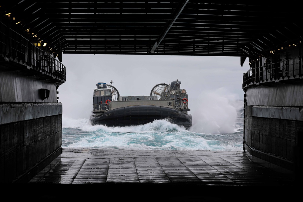 USS Carter Hall Conducts LCAC Operations