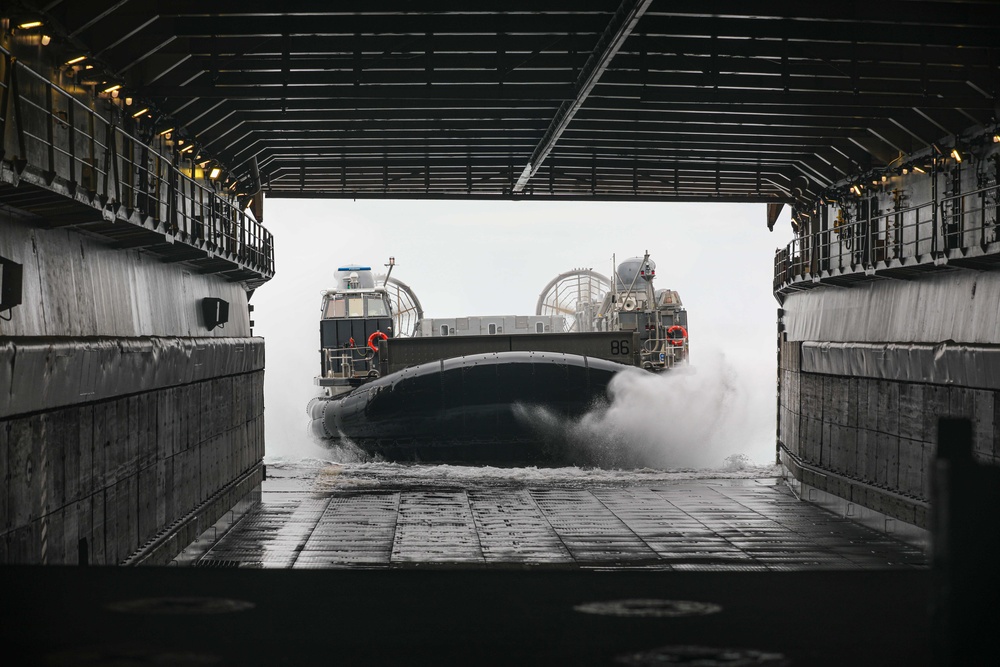 USS Carter Hall Conducts LCAC Operations