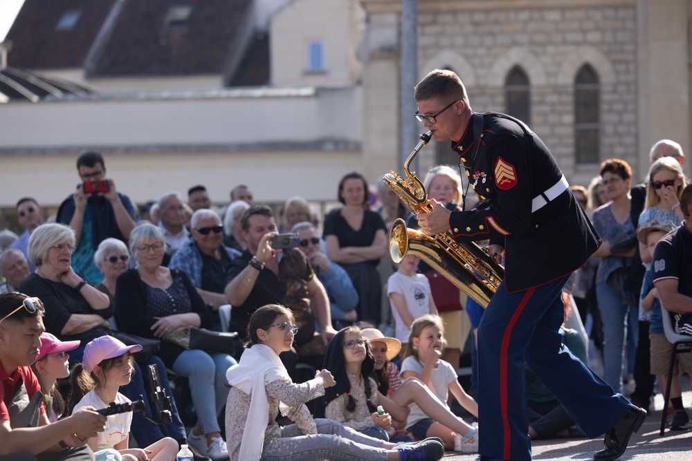 1st Marine Division band performs at Chateau-Thierry