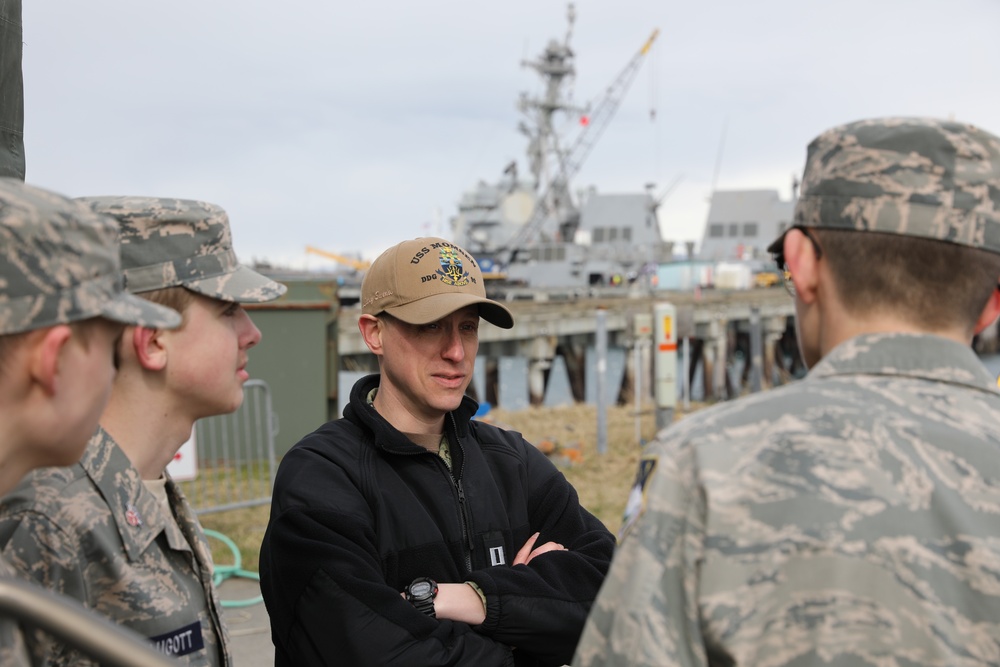 Arleigh Burke-class guided-missile destroyer USS Momsen (DDG 92) pulls into port at Homer, Alaska