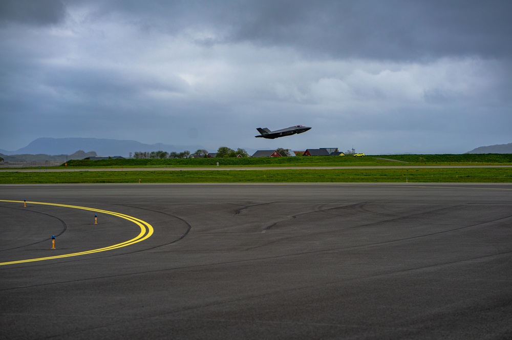 Launching Arctic Lightning