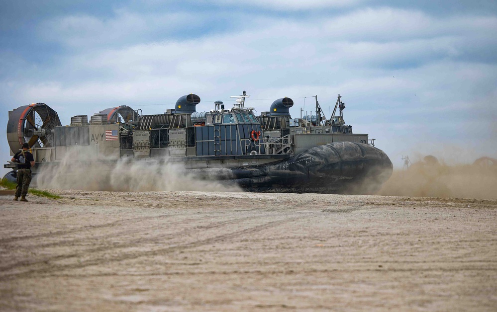 26th MEU Culminates C2X with an Amphibious Assault