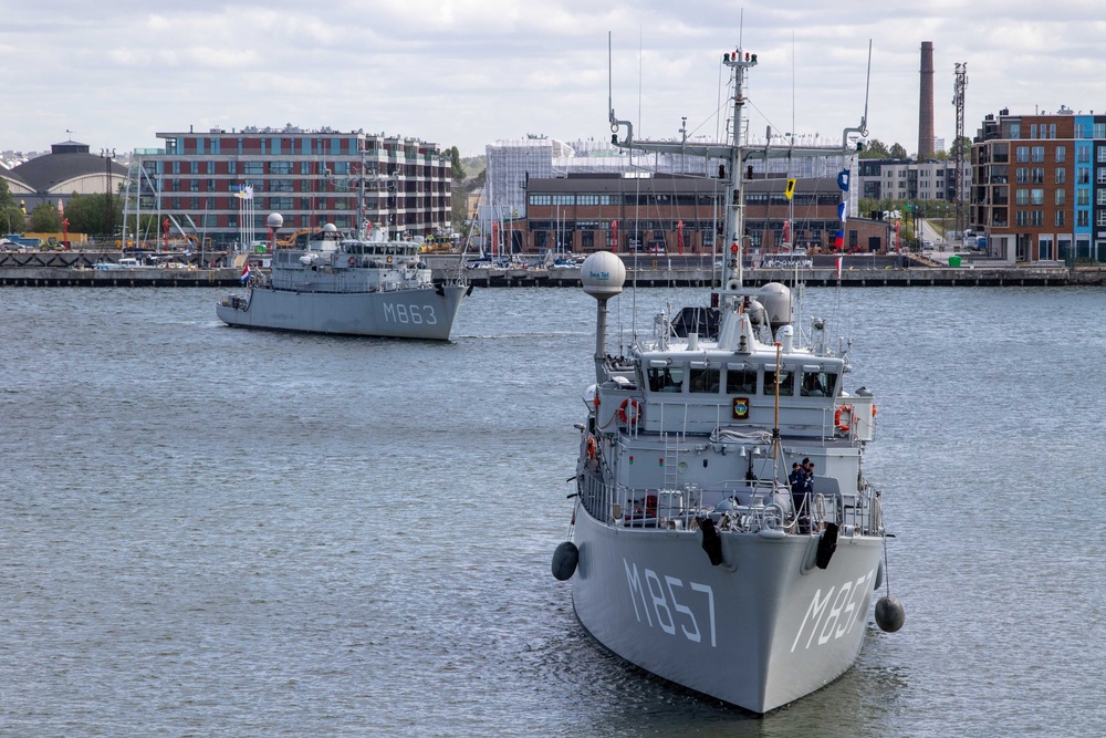 Royal Netherlands ships operate in the Batlic Sea during BALTOPS23