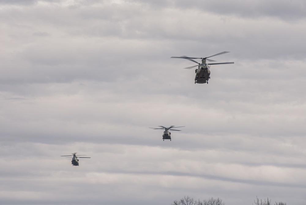 Michigan Army National Guard Chinooks Transport Marines