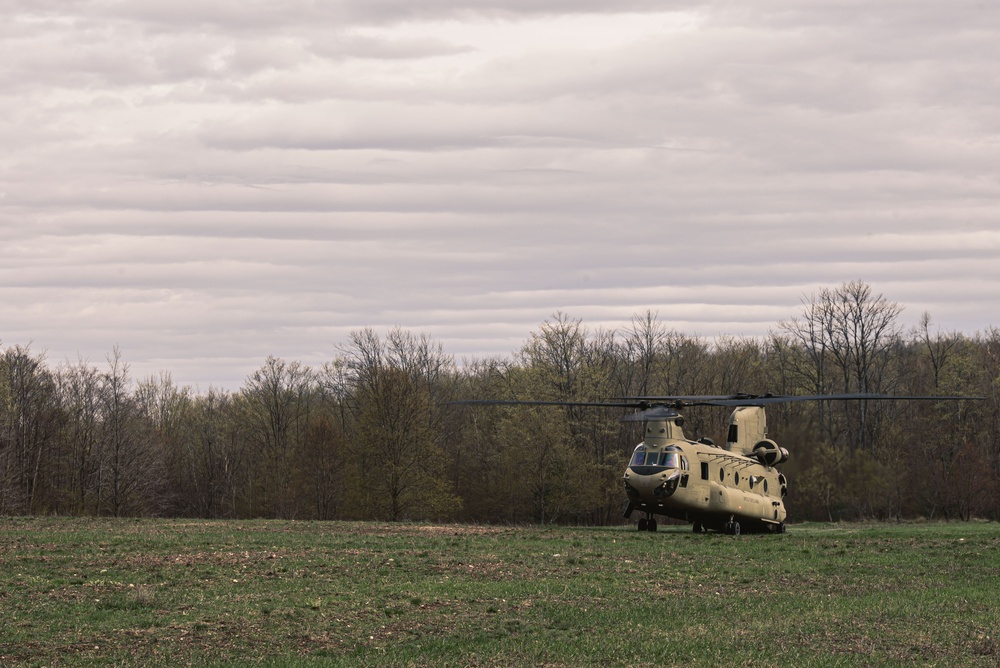 Michigan Army National Guard Chinooks Transport Marines