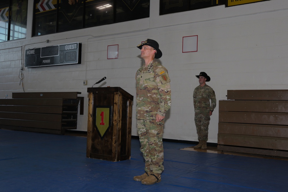 DVIDS - Images - 1-4 Cavalry Change of Command [Image 4 of 5]