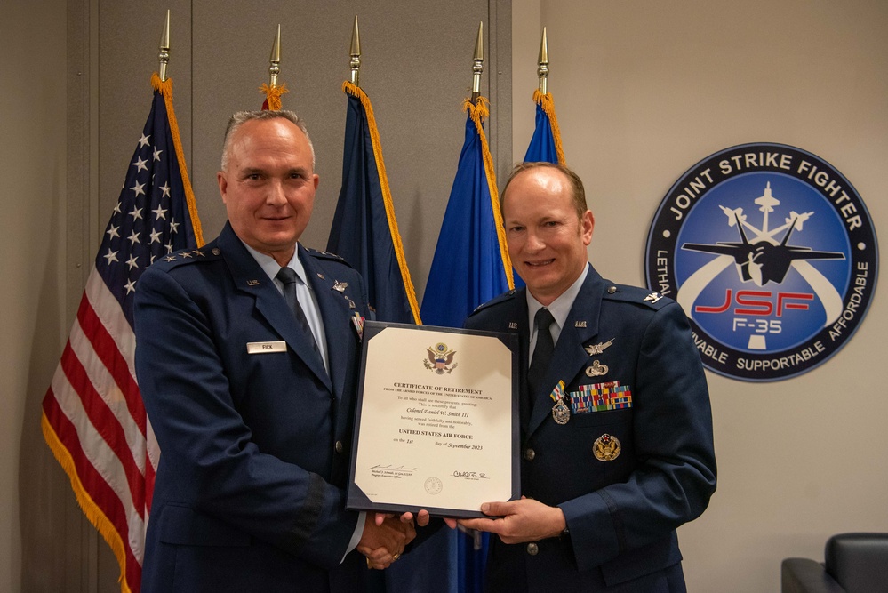 Col. Daniel Smith Retires