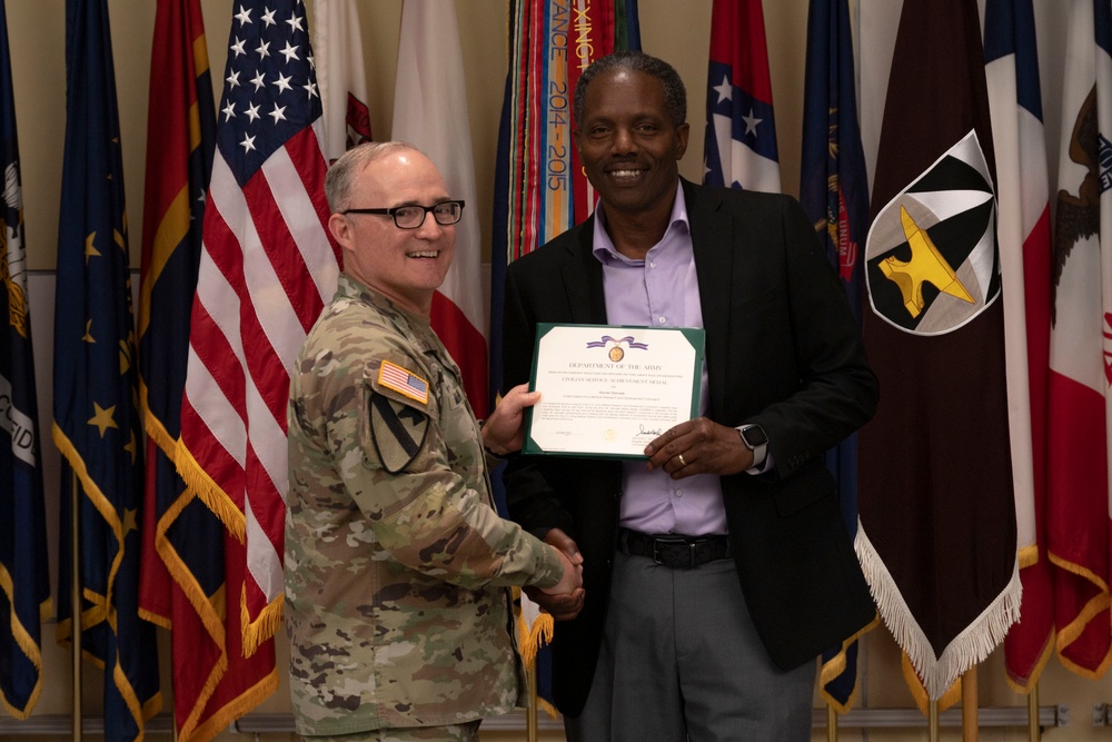 Medical research and development commanding general recognizes, awards USAMMDA team members