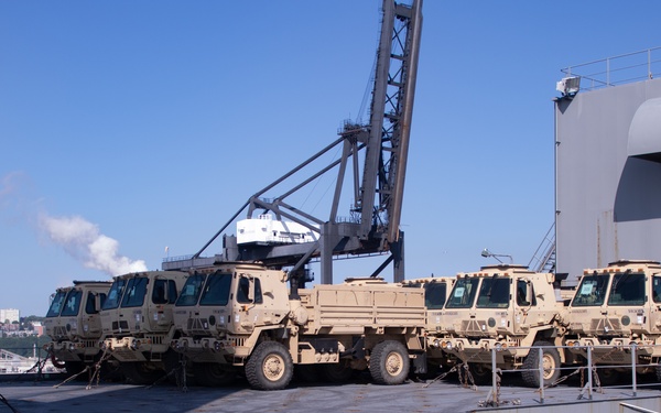 833rd Transportation Battalion Loads Equipment for Deployment in the Pacific