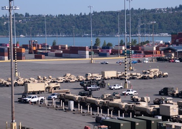 833rd Transportation Battalion Loads Equipment for Deployment in the Pacific