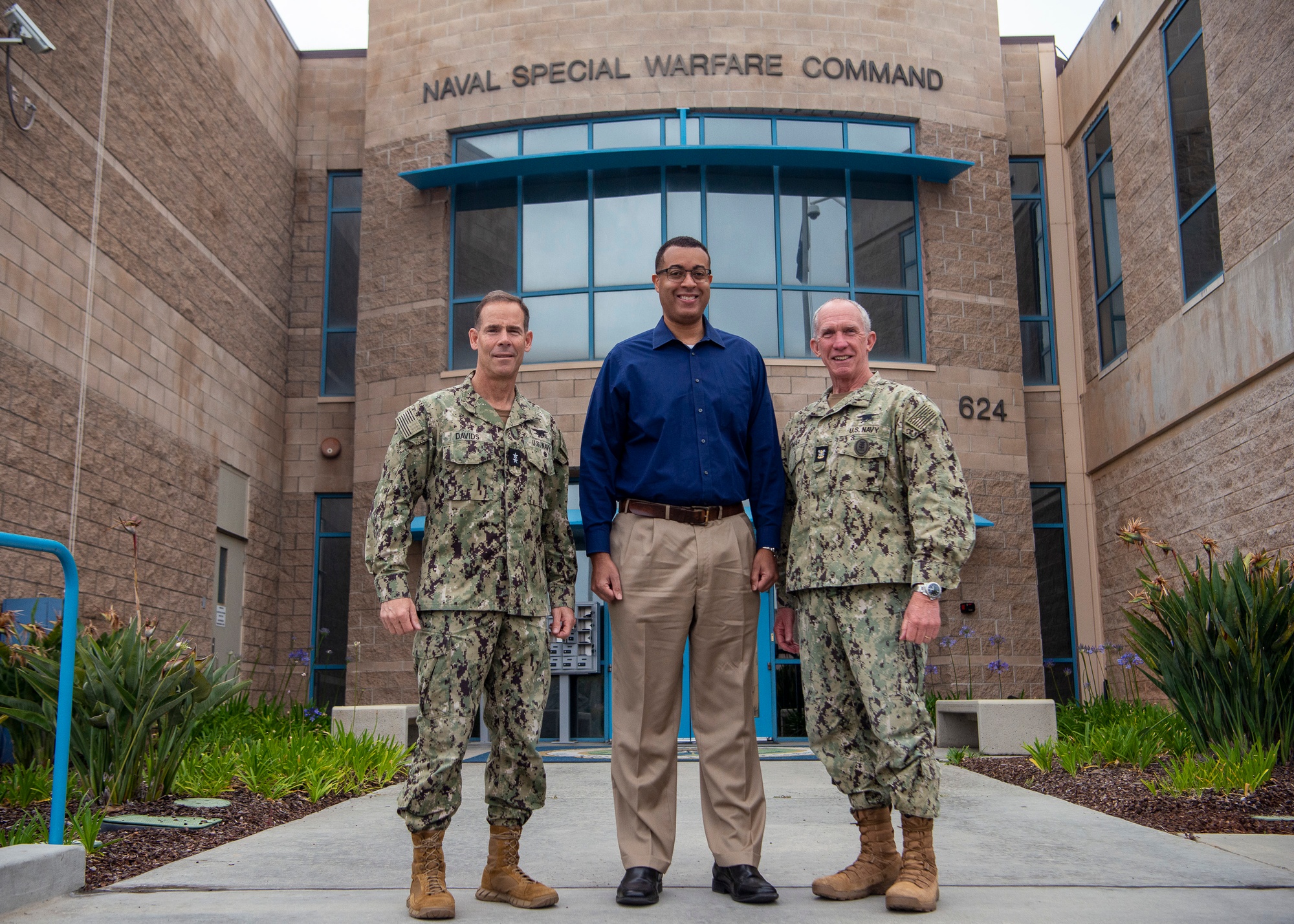 DVIDS - Images - ASECNAV Visits NSWC [Image 1 of 3]