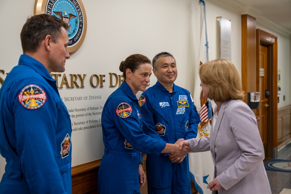 Secretary Hicks meets with Astronauts and prospective astronauts