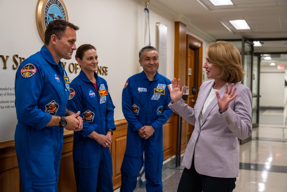 Secretary Hicks meets with Astronauts and prospective astronauts