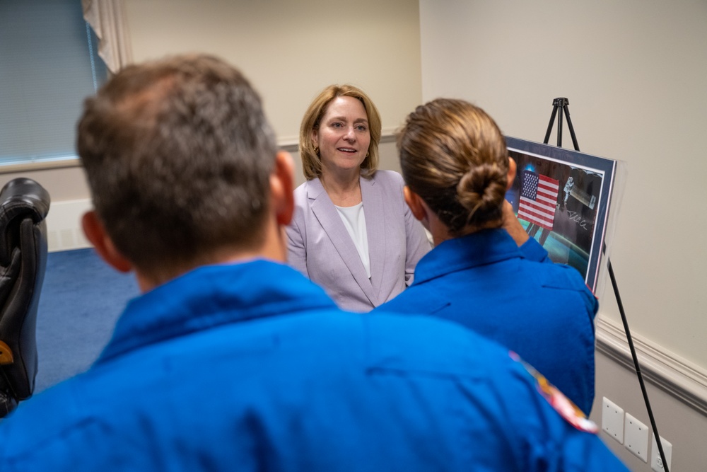 Secretary Hicks meets with Astronauts and prospective astronauts