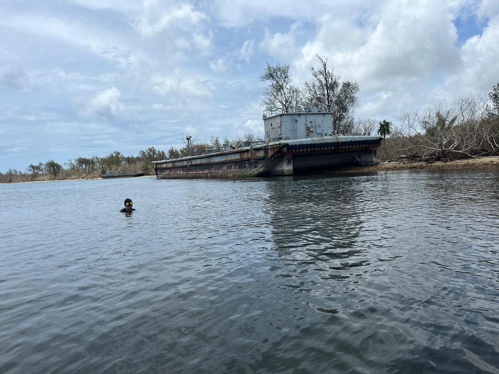 ESL Sailors Conduct Fuel Barge Recovery Inspection