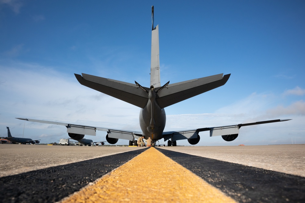 MacDill refuels the 93rd FS Makos over Florida