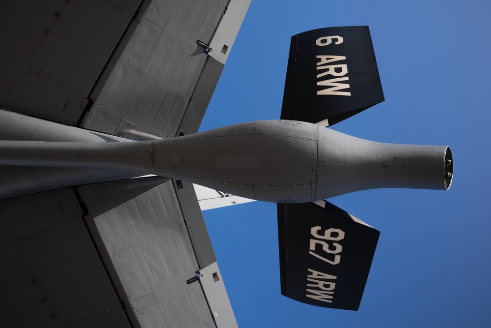 MacDill refuels the 93rd FS Makos over Florida