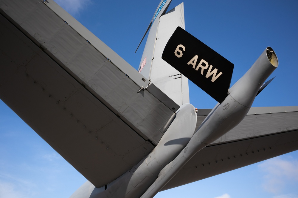 MacDill refuels the 93rd FS Makos over Florida