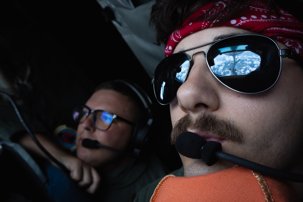 MacDill refuels the 93rd FS Makos over Florida