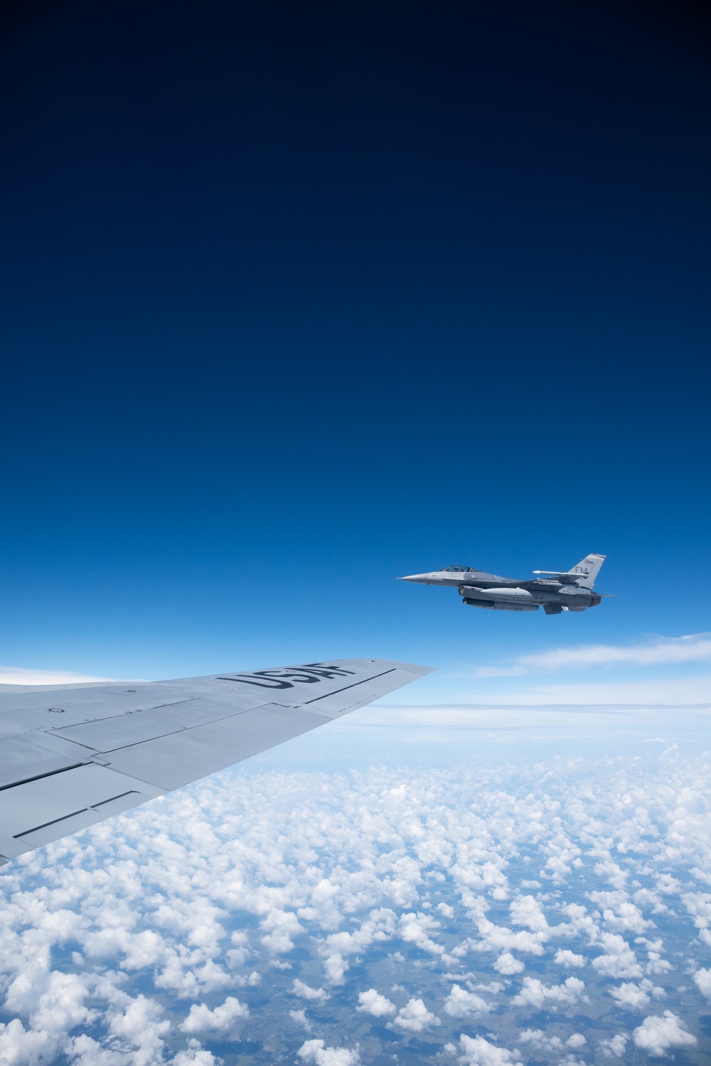 MacDill refuels the 93rd FS Makos over Florida