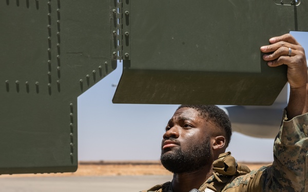 2/10 Marines fire HIMARS in Morocco