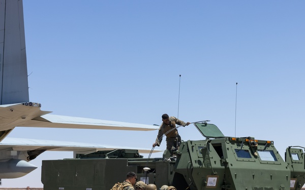 2/10 Marines fire HIMARS in Morocco