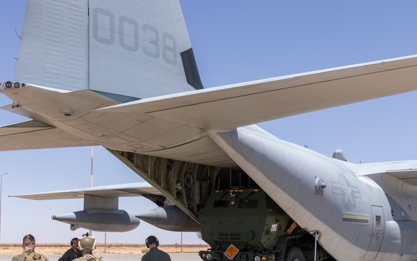 2/10 Marines fire HIMARS in Morocco