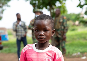 American and Ghana military provide medical care to civilians