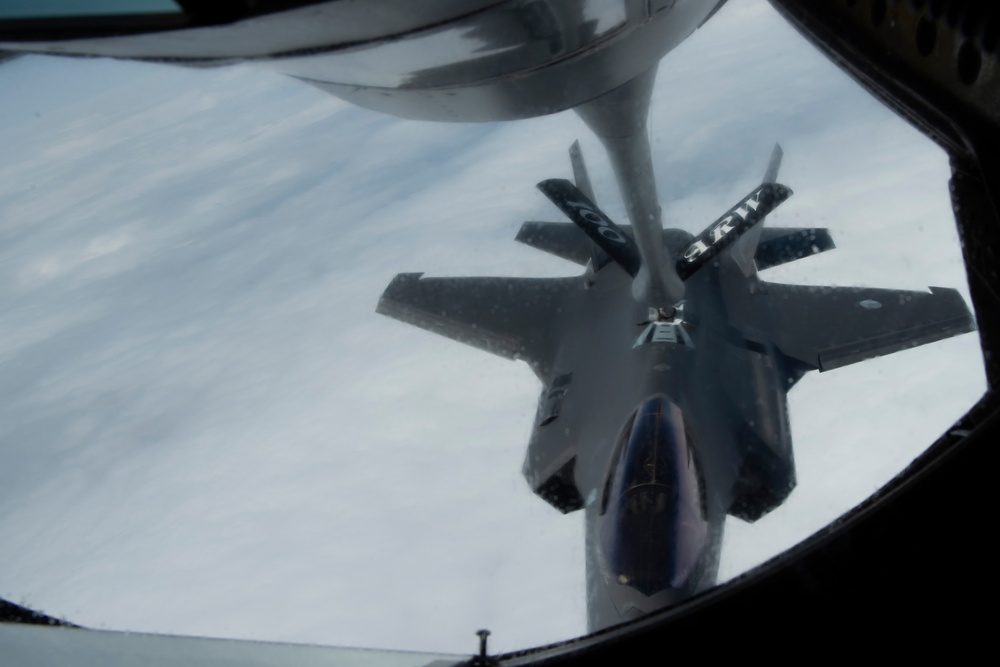 Media receive front row seats to air refueling during exercise Arctic Challenge Exercise