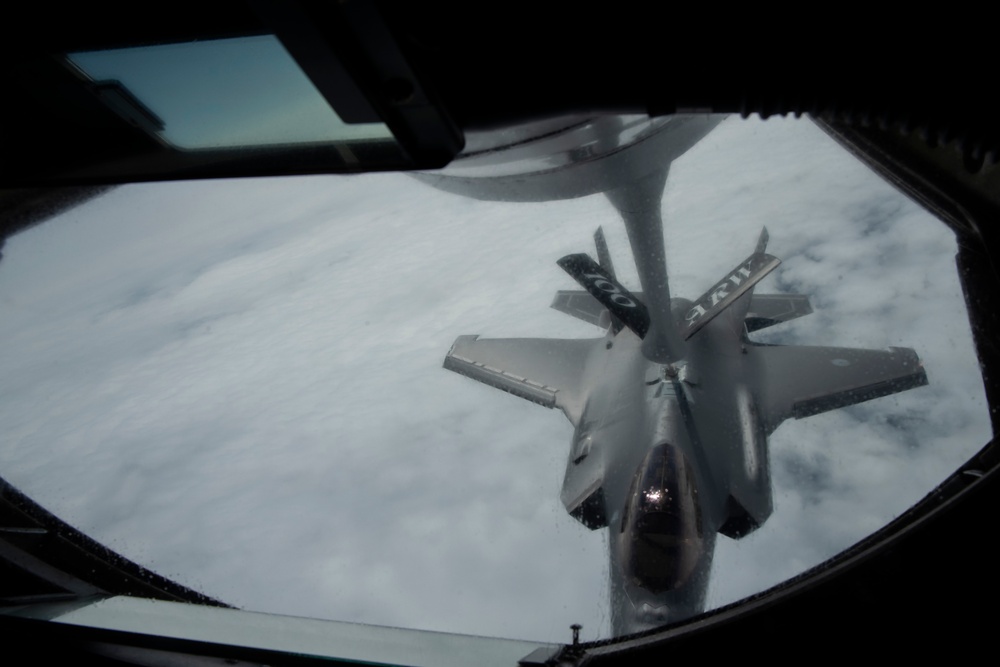 Media receive front row seats to air refueling during exercise Arctic Challenge Exercise