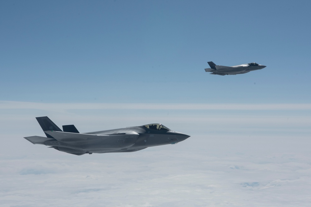 Media receive front row seats to air refueling during exercise Arctic Challenge Exercise