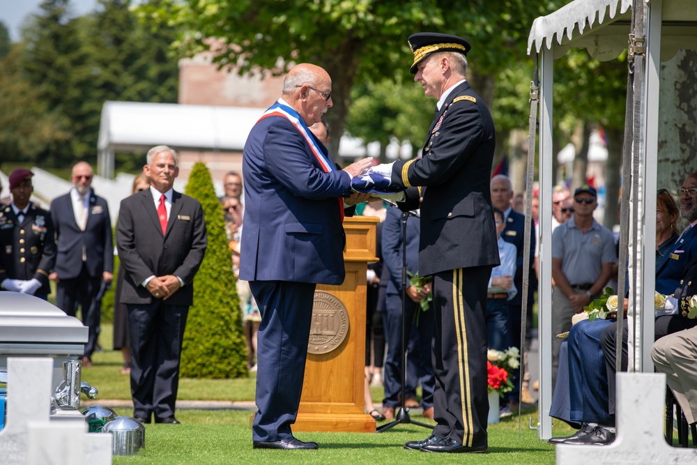 American Battle Monuments Commission hosts WWI unknown soldier burial at Oise-Aisne American Cemetery