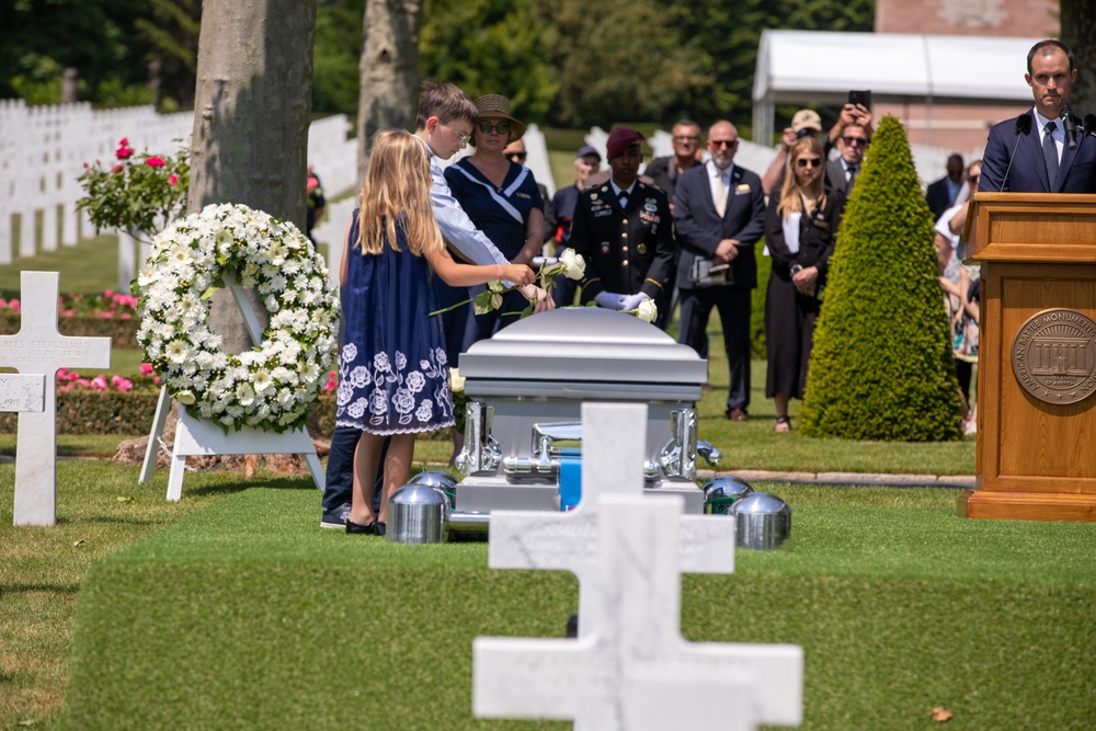 American Battle Monuments Commission hosts WWI unknown soldier burial at Oise-Aisne American Cemetery