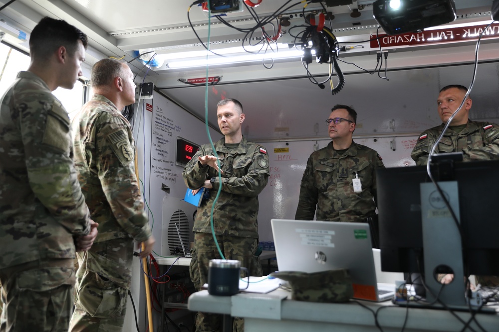 Polish Operations Committee visits 4ID mobile command post at Boleslawiec