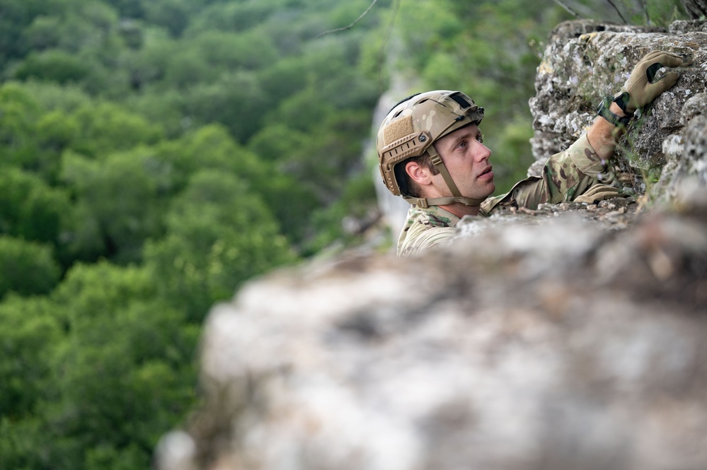 Special Warfare Instructors Practice