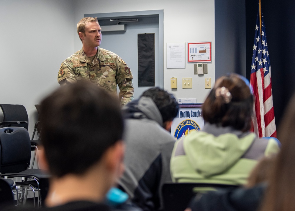 Military and Family Readiness Center hosts mock deployment event for children