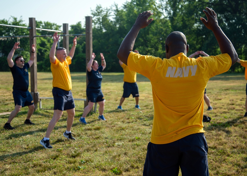 Sailors from U.S. Fleet Cyber Command/U.S. TENTH Fleet participate in a command sponsored fitness event as part of a commemoration of the 81st anniversary of the Battle of Midway on Fort George G. Meade, Md.