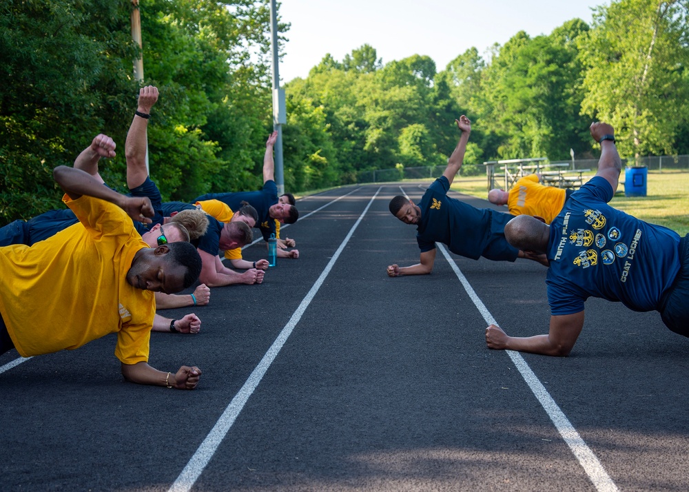 Sailors from U.S. Fleet Cyber Command/U.S. TENTH Fleet participate in a command sponsored fitness event as part of a commemoration of the 81st anniversary of the Battle of Midway on Fort George G. Meade, Md.